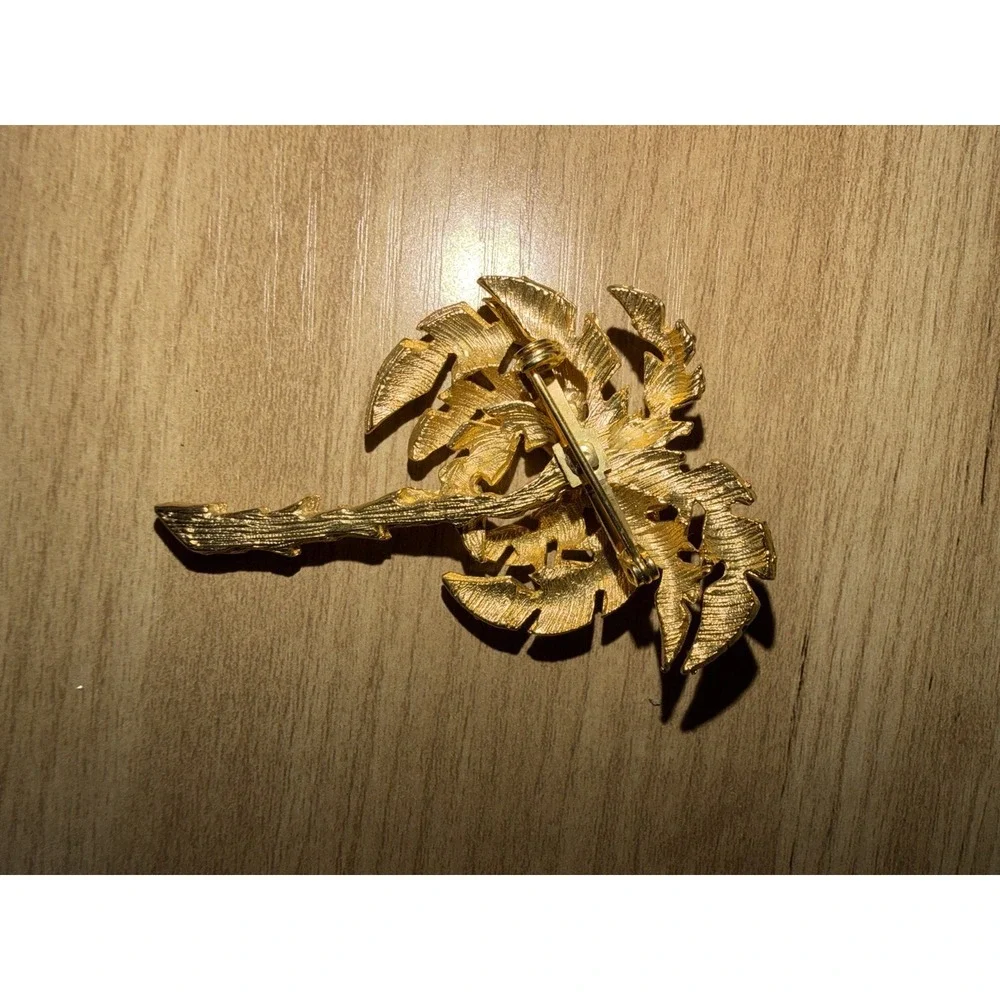VINTAGE ESTATE GOLD TONE TROPICAL PALM TREE BROOCH PIN